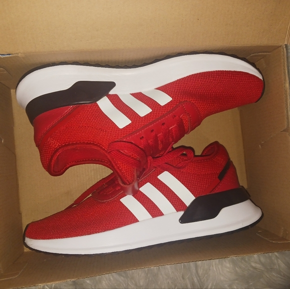 ❤️Adidas❤️ Kids Red & white sneakers - Picture 8 of 13